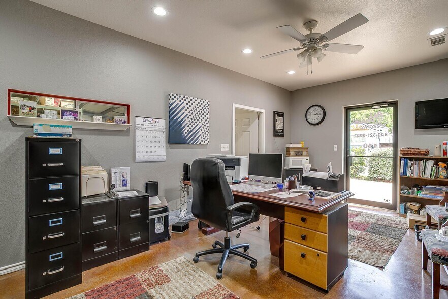 More Photos Of 110 Gotcher Ave, Lake Dallas Warehouse For Sale