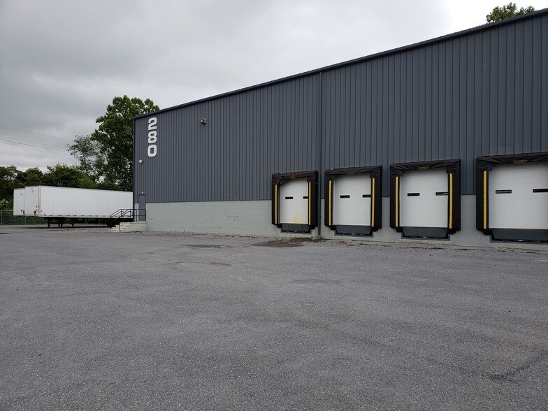 More Photos Of 280 Grand St, Hamburg Warehouse For Sale