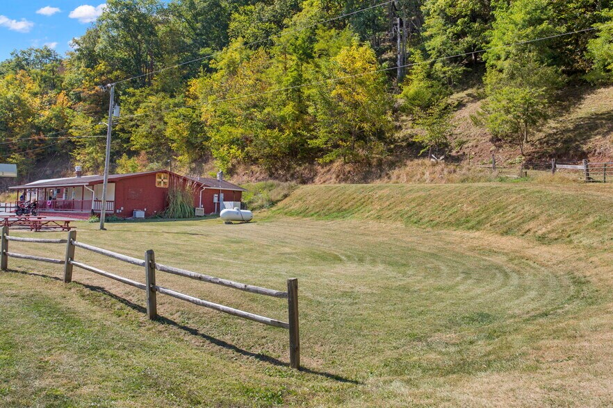 More Photos Of 6547 Potomac River Rd, Monterey Service Station For Sale