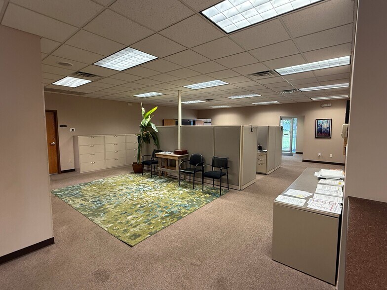 More Photos Of 1190 Erie Ct, Crown Point Manufacturing For Sale