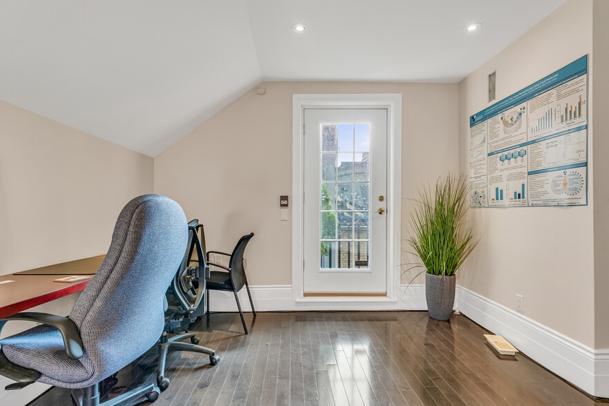 More Photos Of 15 Prince Arthur Ave, Toronto Office Residential For Lease