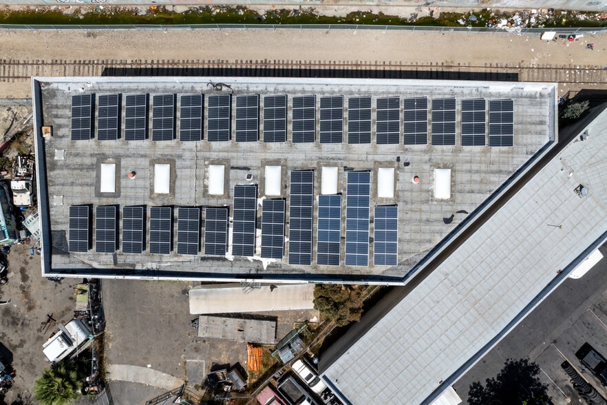 More Photos Of 1801 Sunkist Cir, Oxnard Warehouse For Sale