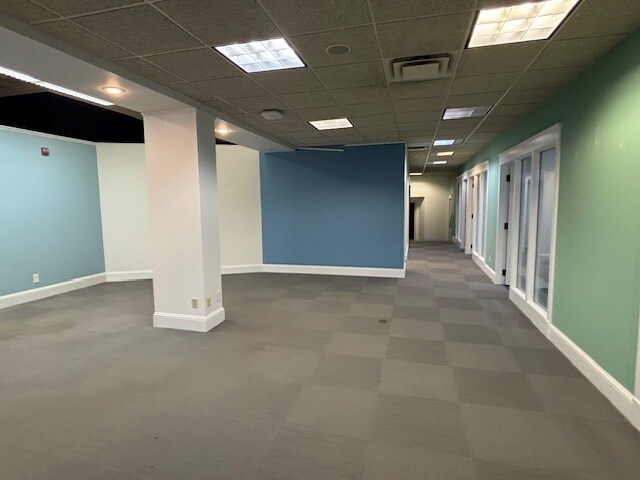 More Photos Of 201 N Clinton Ave, Saint Johns Storefront For Lease