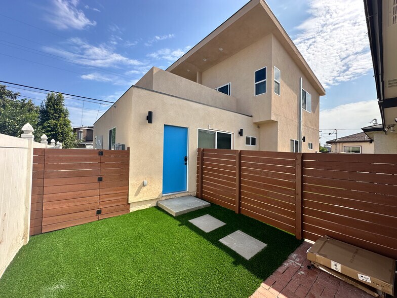 More Photos Of 6144 Pontiac St, San Diego Apartments For Sale