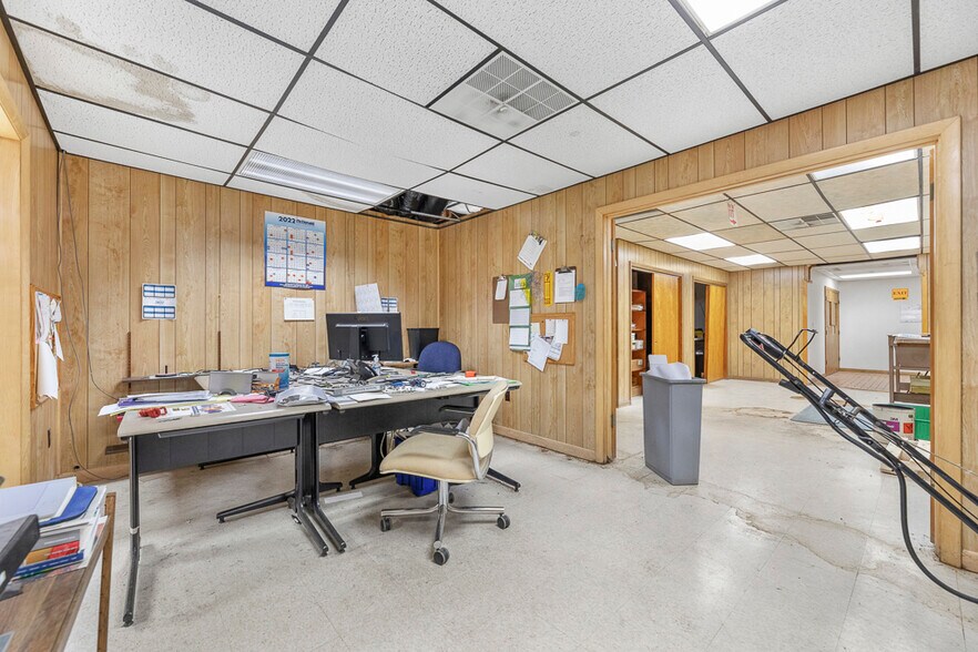 More Photos Of 14924 Beloit Snodes Rd, Beloit Manufacturing For Sale