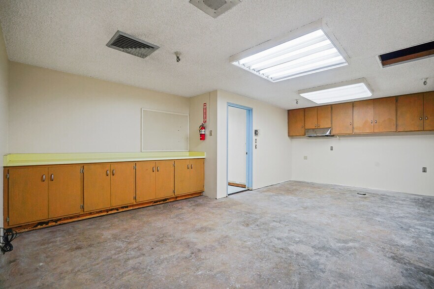 More Photos Of 1414 Webster St, Alameda Bank For Lease