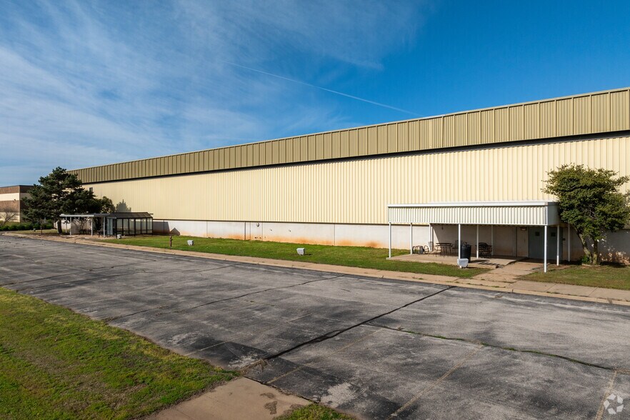 More Photos Of 10321 W Reno Ave, Oklahoma City Manufacturing For Sale