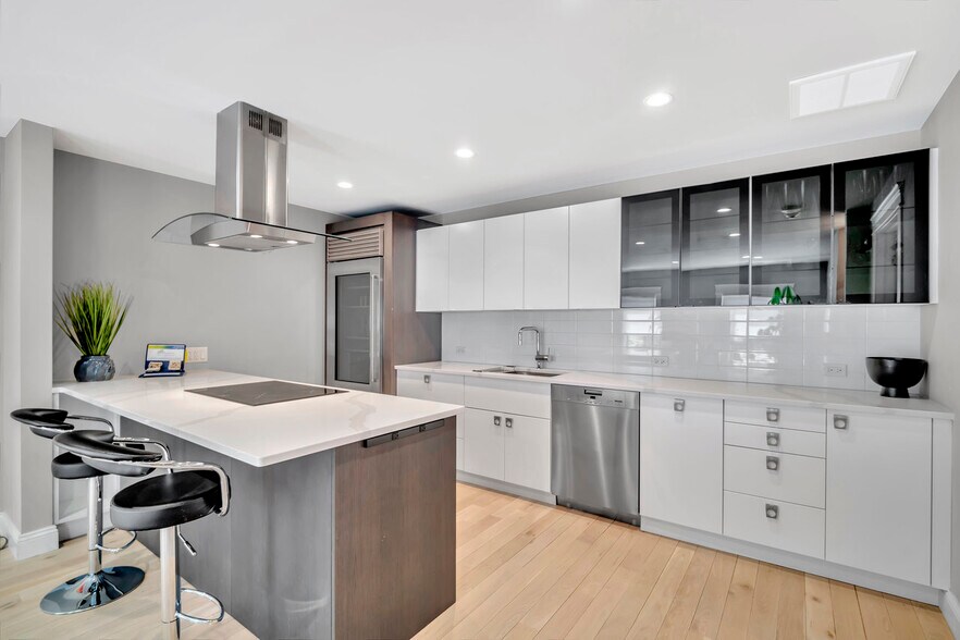 More Photos Of 131 Main St, White House Station Office Residential For Sale