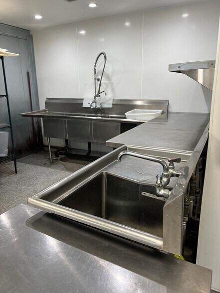 More Photos Of 4420 Via Real, Carpinteria Office Residential For Sale