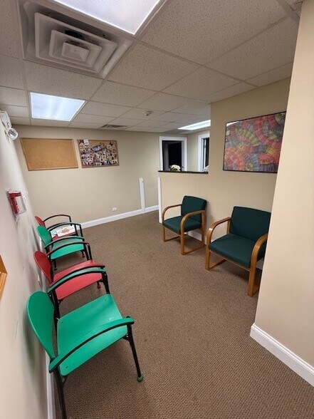 More Photos Of 47 S 6th Ave, La Grange Office For Lease