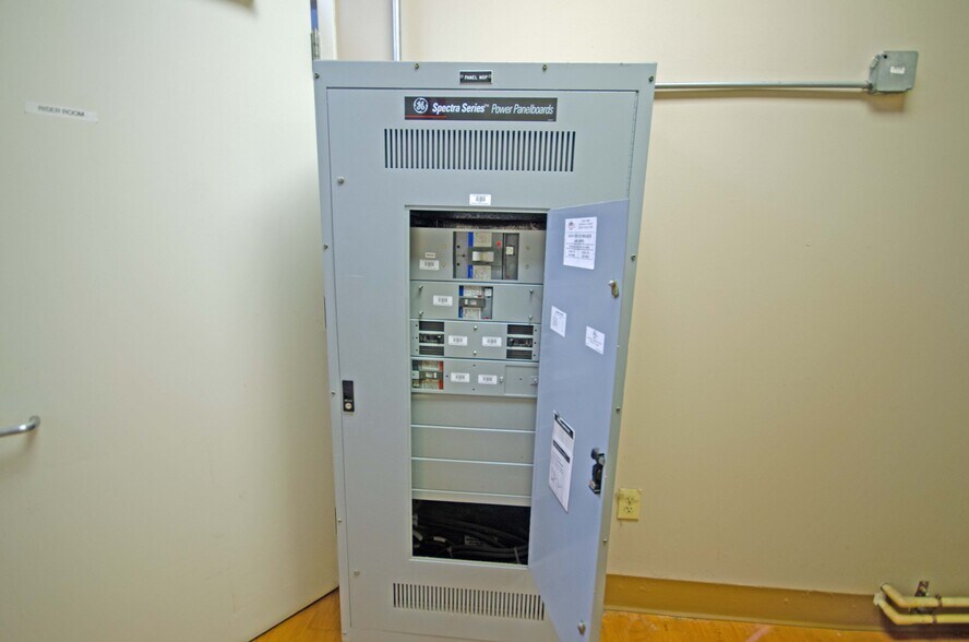 More Photos Of 1922 K M Wicker Memorial Dr, Sanford Medical For Lease