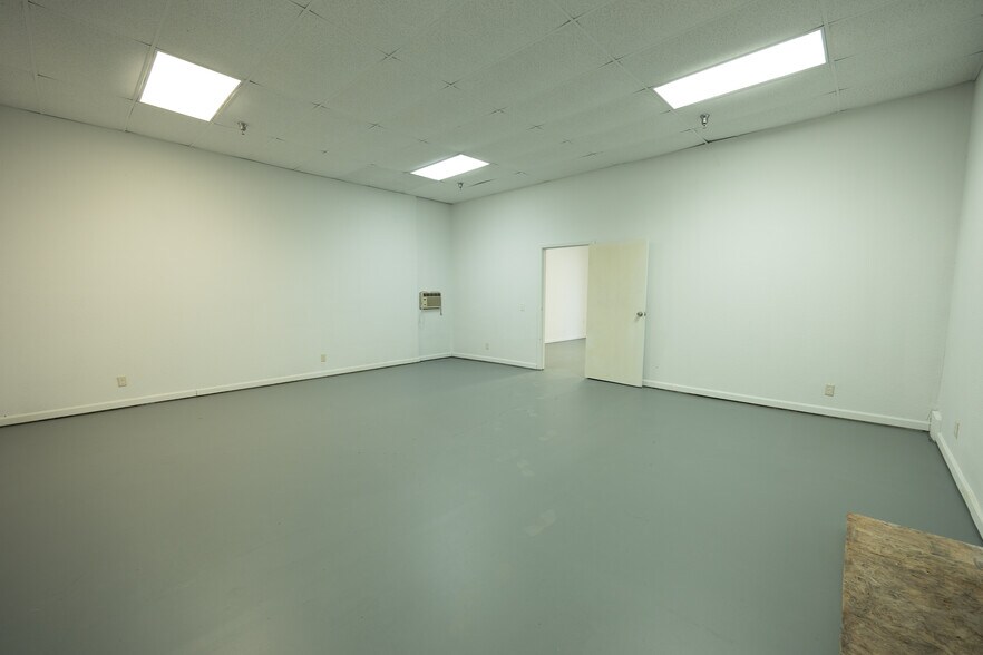 More Photos Of 1400 N C St, Sacramento Warehouse For Lease