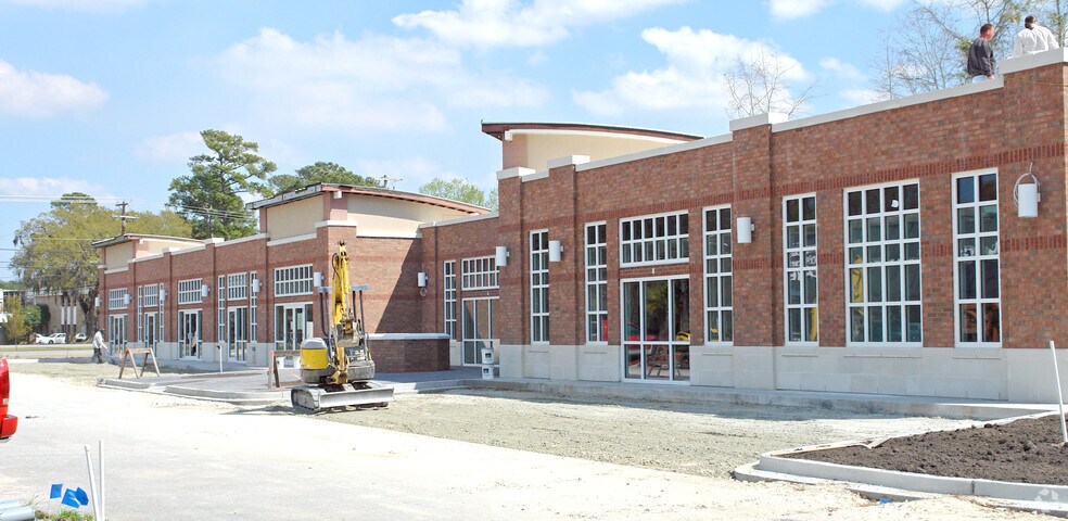 More Photos Of 7011 Rivers Ave, Charleston Office For Sale