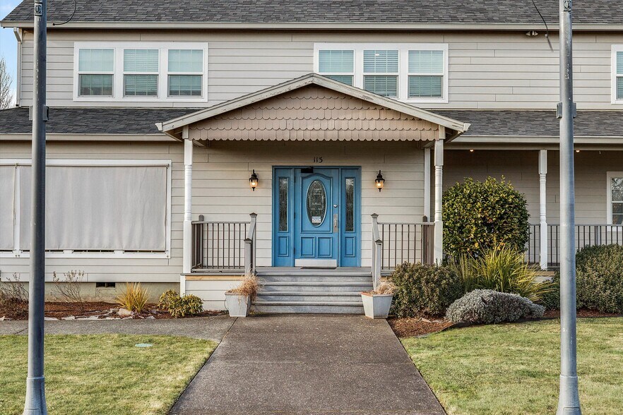 More Photos Of 113 N Elm St, Canby Restaurant For Sale