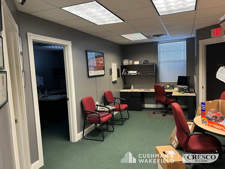 More Photos Of 33420-33442 Liberty Pky, North Ridgeville Light Distribution For Sale