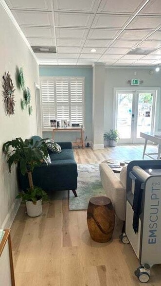 More Photos Of 1075 Duval St, Key West Apartments For Lease