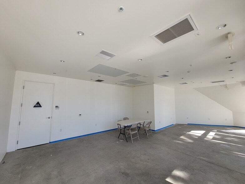 More Photos Of 1101 W Martin Luther King Jr Blvd, Los Angeles Apartments For Lease