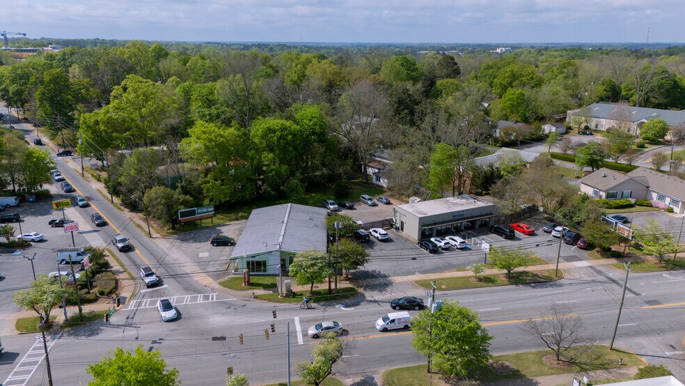 More Photos Of 823 Prince Ave, Athens Freestanding For Sale