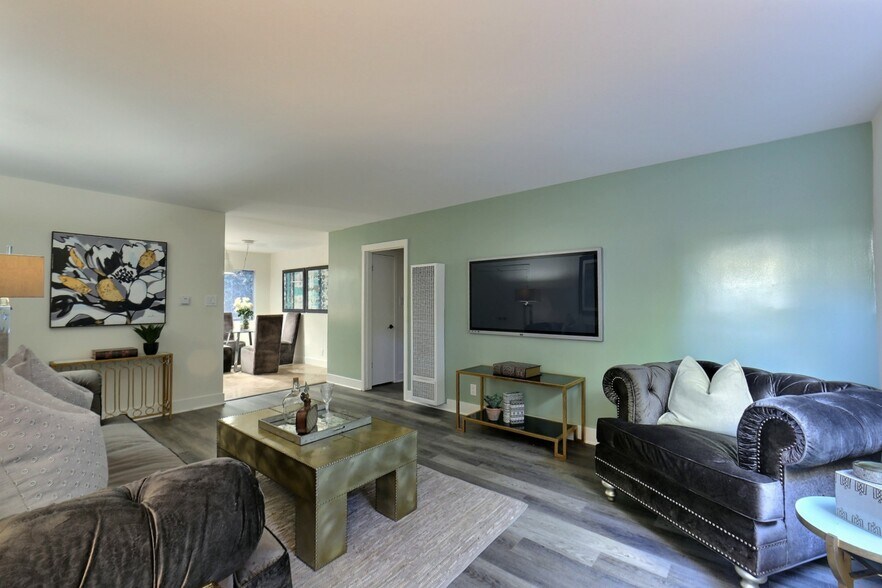 More Photos Of 534 Broadway St, Venice Apartments For Sale