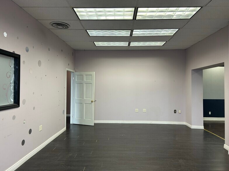 More Photos Of 10158 Niagara Falls Blvd, Niagara Falls Storefront Retail Office For Sale