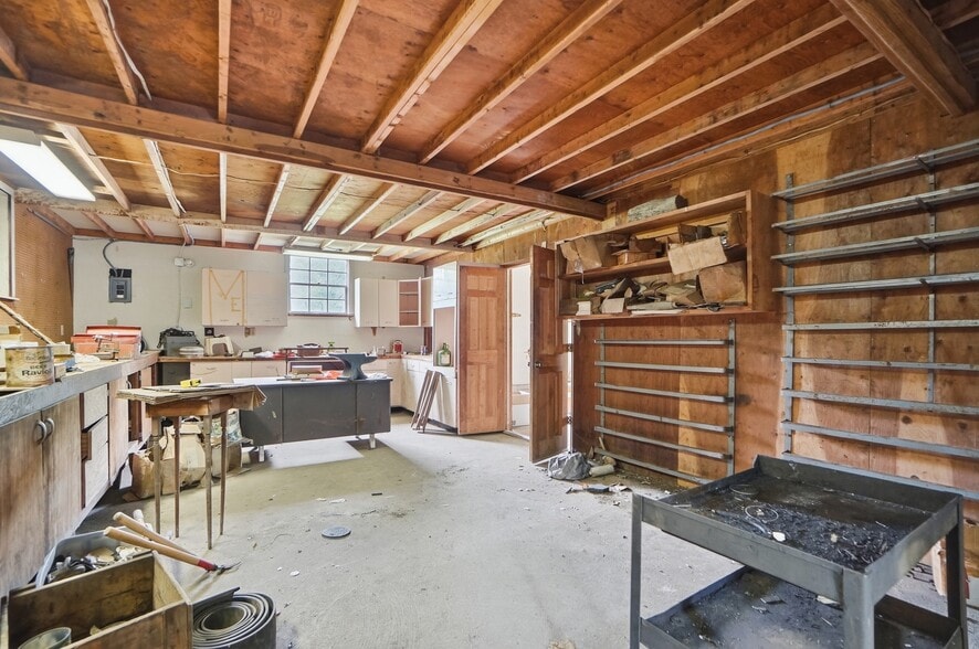 More Photos Of 2996 Millville Shandon Rd, Hamilton Specialty For Sale