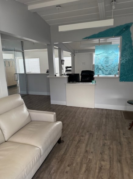 More Photos Of 850 Prospect St, La Jolla Medical For Lease