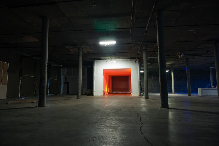 More Photos Of 523 Joseph E Boone Blvd, Atlanta Warehouse For Sale
