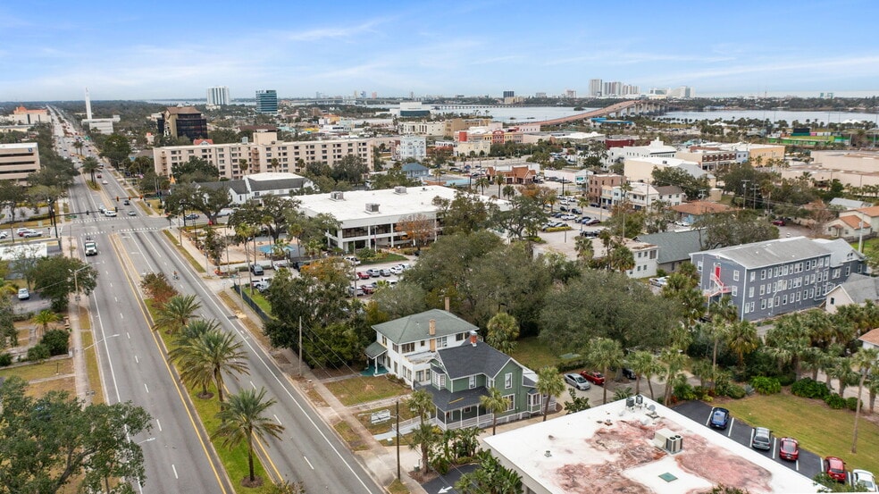 More Photos Of 339 S Ridgewood Ave, Daytona Beach Office Residential For Sale