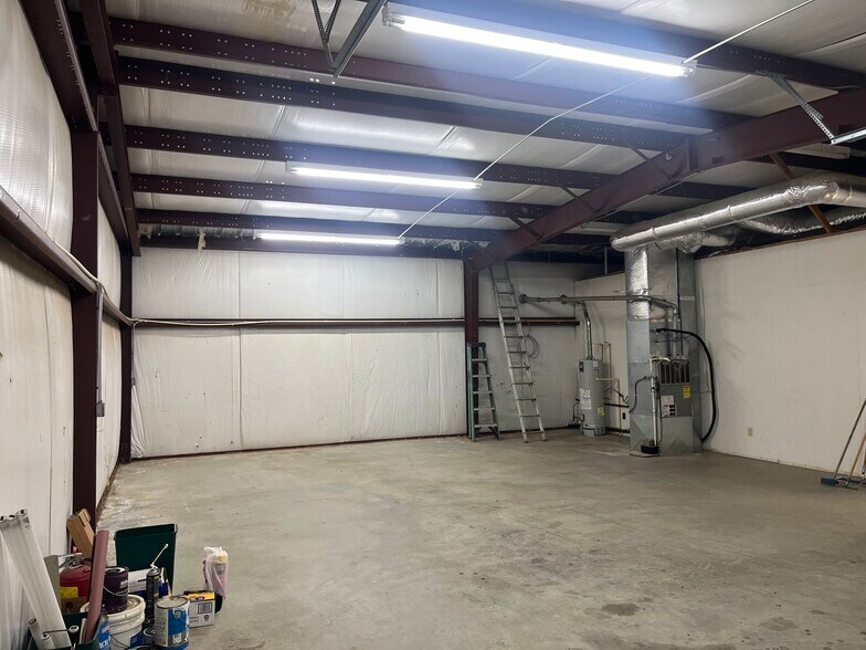 More Photos Of 103 Jack Heard Dr, Dawsonville Flex For Lease