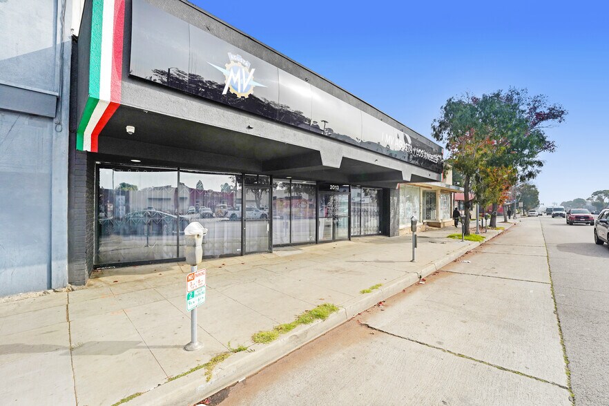 Primary Photo Of 2011-2013 Lincoln Blvd, Santa Monica Storefront For Sale