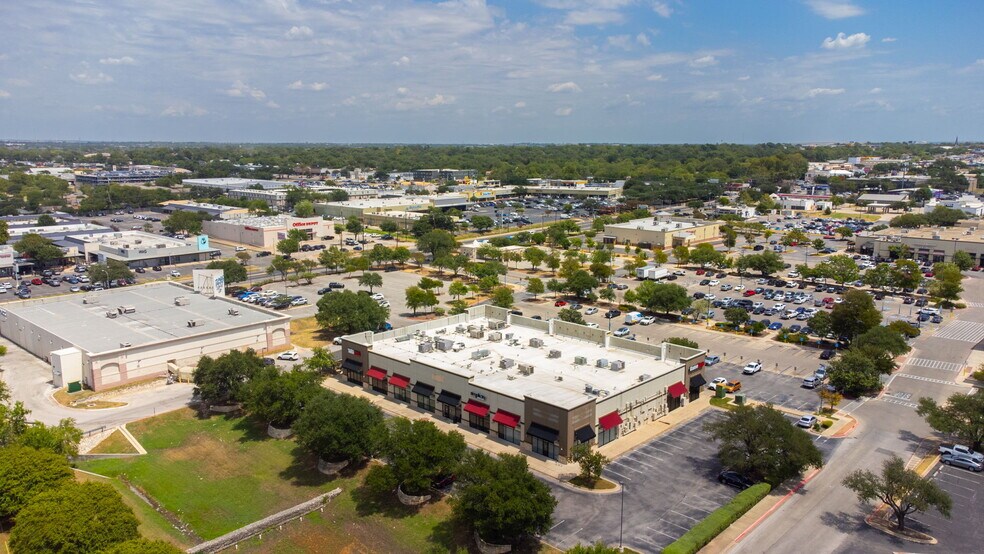 More Photos Of 2525 Anderson Ln W, Austin Unknown For Lease