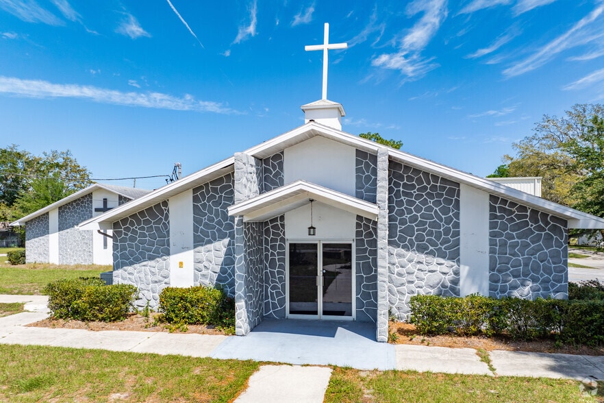 More Photos Of 5015 Darlington Rd, Holiday Religious Facility For Lease