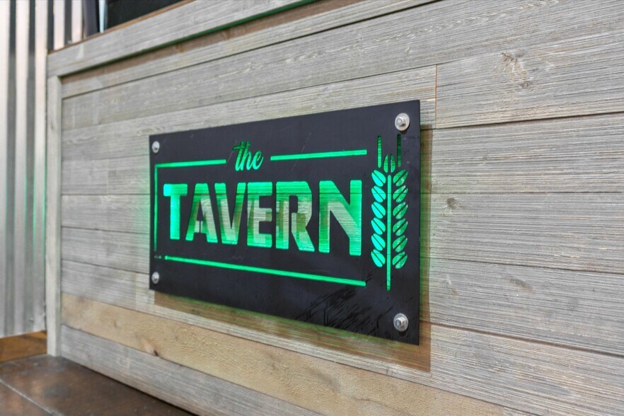 More Photos Of 322 N Pennsylvania Ave, Lawson Bar For Sale