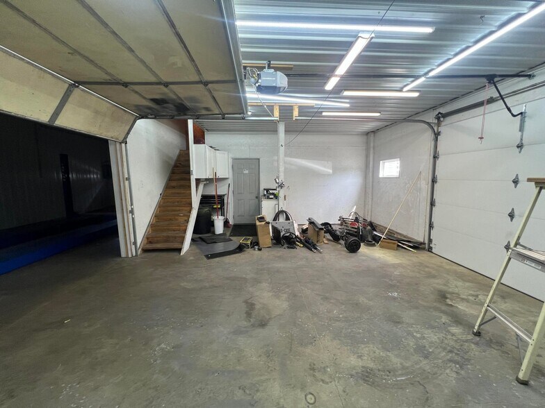 More Photos Of 380 S Main St, De Graff Light Manufacturing For Sale