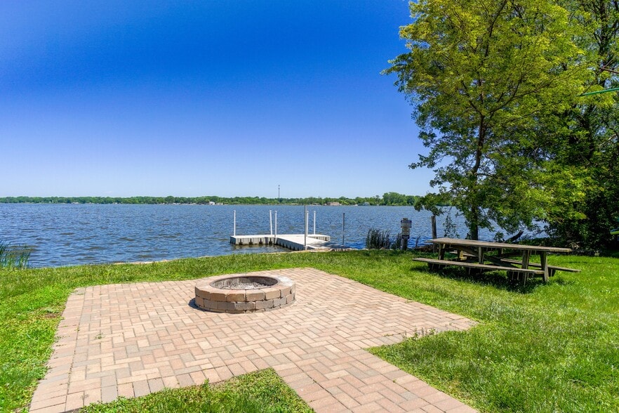 More Photos Of 27717 W Grass Lake Dr, Spring Grove Apartments For Sale