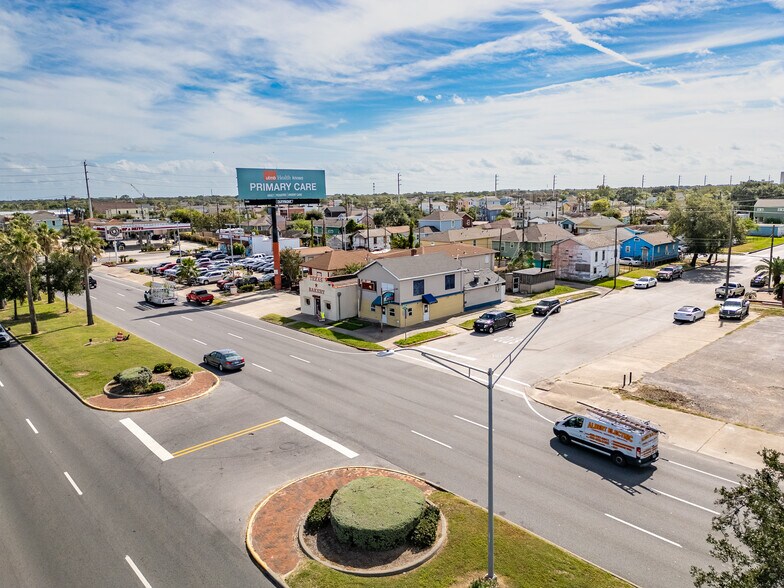 More Photos Of 5427 Broadway St, Galveston General Retail For Sale