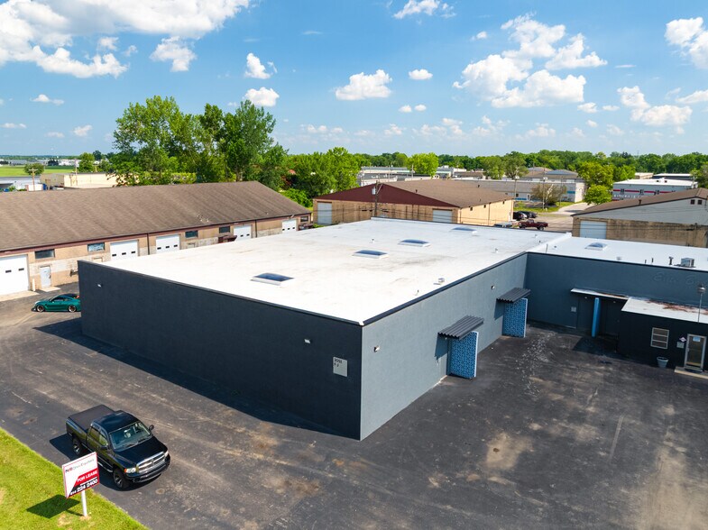 More Photos Of 3051 Lamb Ave, Columbus Warehouse For Lease