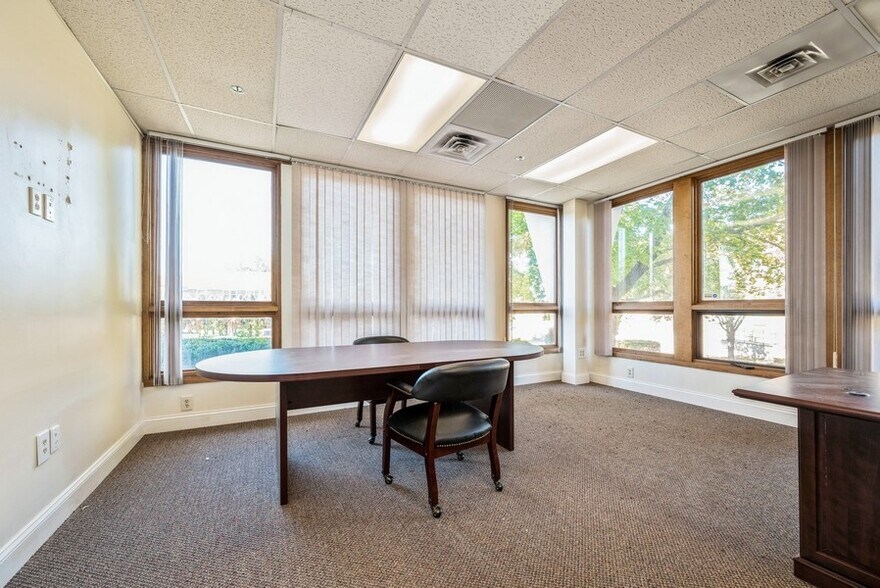 More Photos Of 674 US Highway 202, Bridgewater Medical For Sale