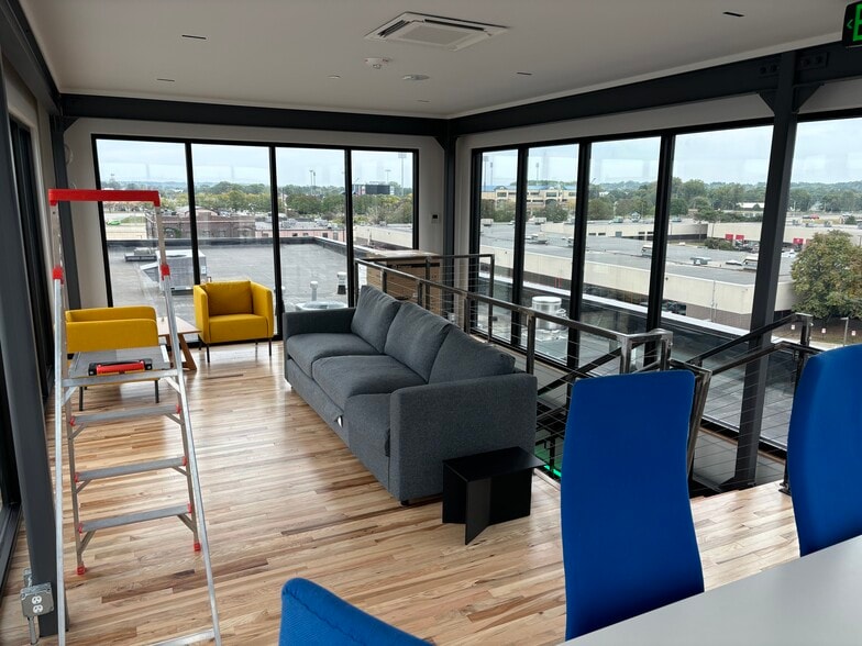 More Photos Of 319 SW 5th St, Des Moines Loft Creative Space For Lease