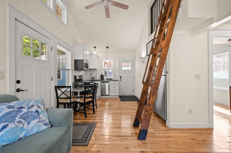 More Photos Of 5358 Paw Paw Lake Rd, Coloma Apartments For Sale