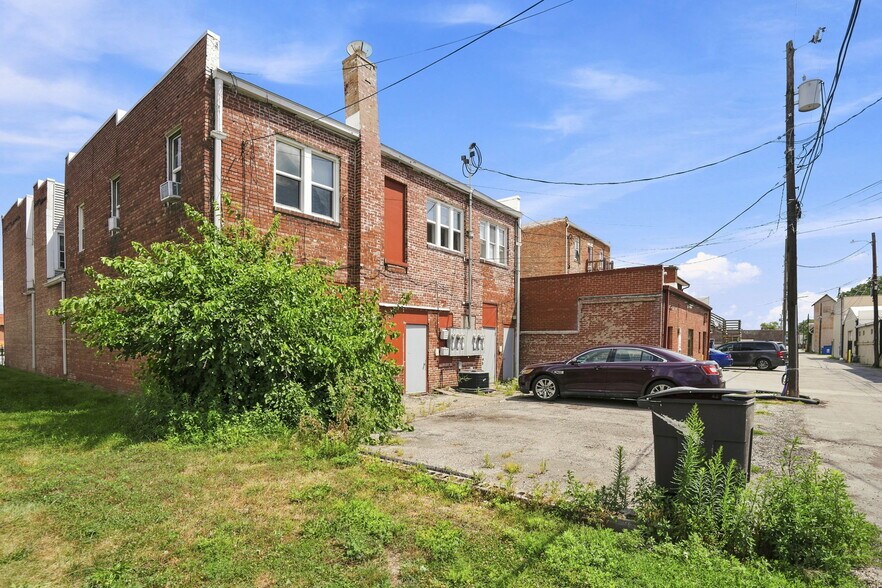 More Photos Of 1014-1016 15th Ave, East Moline Apartments For Sale