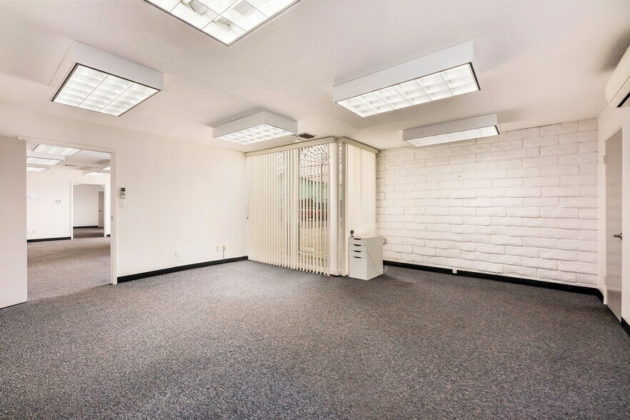 More Photos Of 1550 E Burnett St, Signal Hill Warehouse For Lease