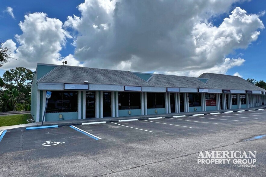 More Photos Of 303 S Tamiami Trl, Nokomis Storefront For Lease