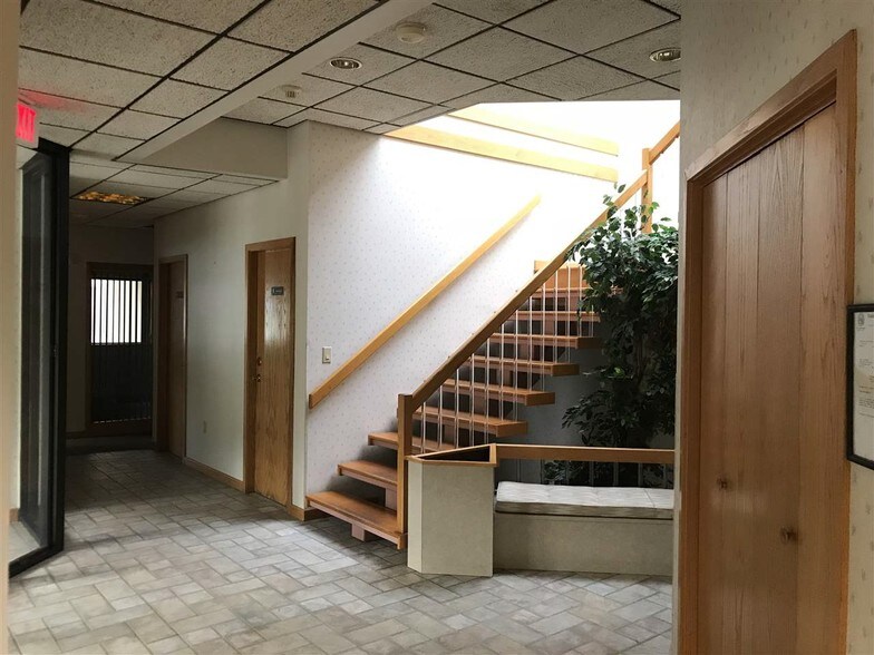 More Photos Of 40 Jericho Rd, Berlin Office For Sale