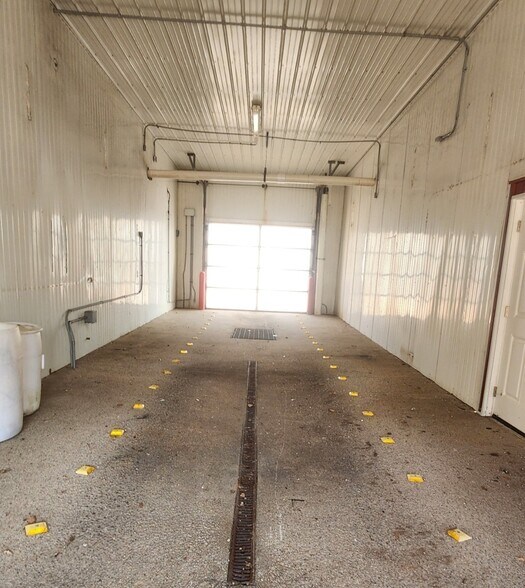 More Photos Of 203 Nicolet Blvd, Neenah Carwash For Sale