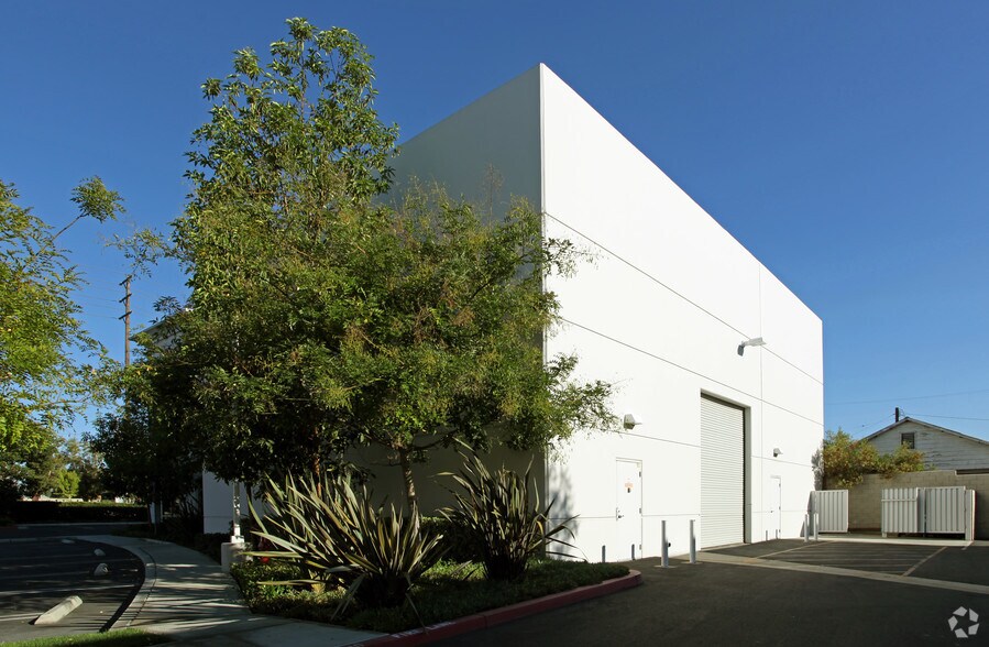 More Photos Of 511 S Harbor Blvd, La Habra Light Manufacturing For Lease
