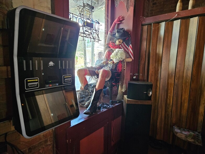 More Photos Of 101 Commercial St, Downieville Bar For Sale