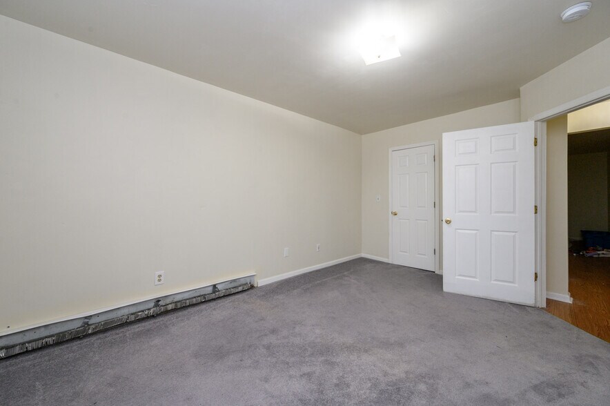 More Photos Of 122 S Rosewell Ave, South Amboy Apartments For Sale