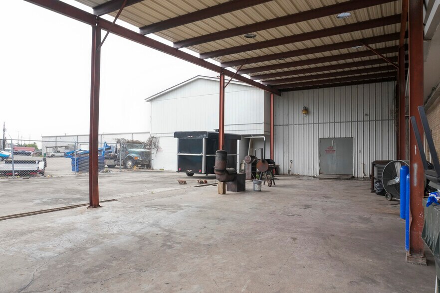 More Photos Of 4243 S Port Ave, Corpus Christi Freestanding For Lease
