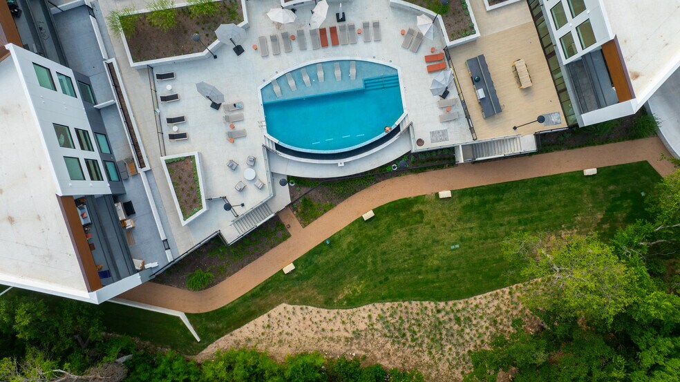 More Photos Of 2209 S First St, Austin Apartments For Sale